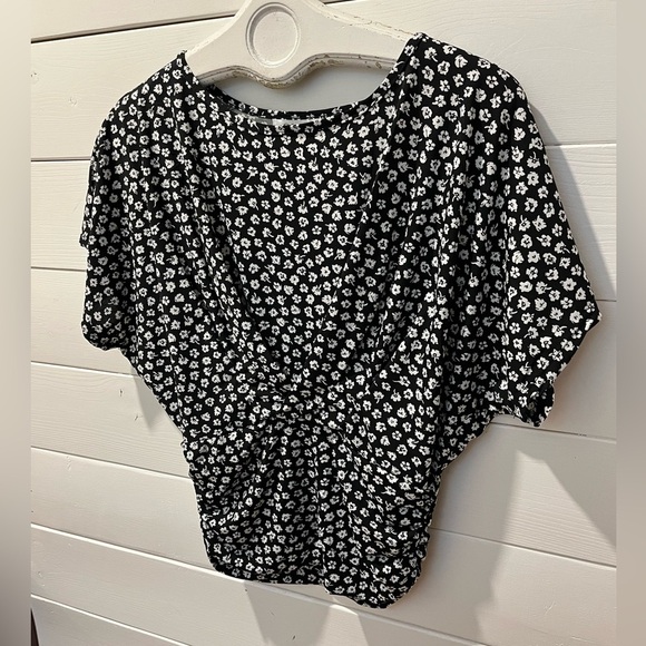 COCO & TASHI – Black floral blouse, size S/P - Picture 5 of 9